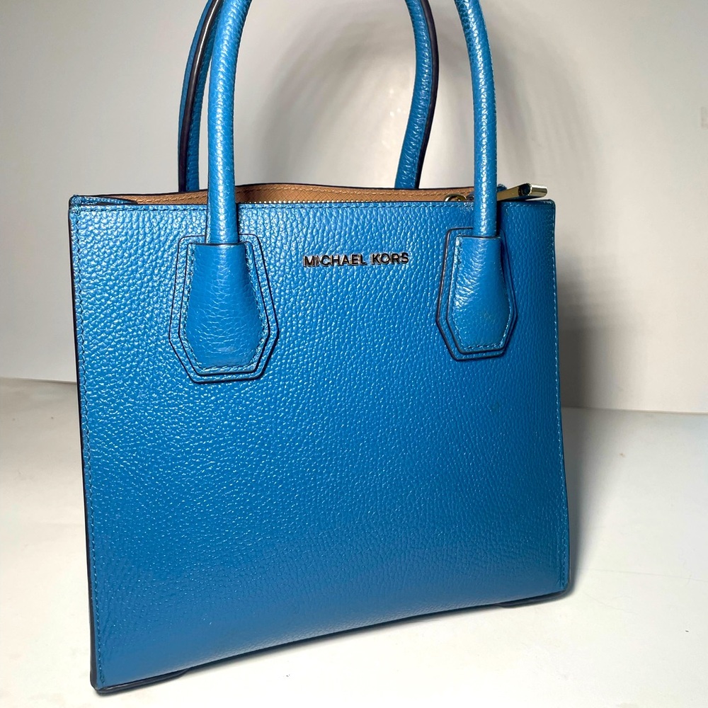 LE Michael Kors crossbody Bundle - Picture 16 of 16